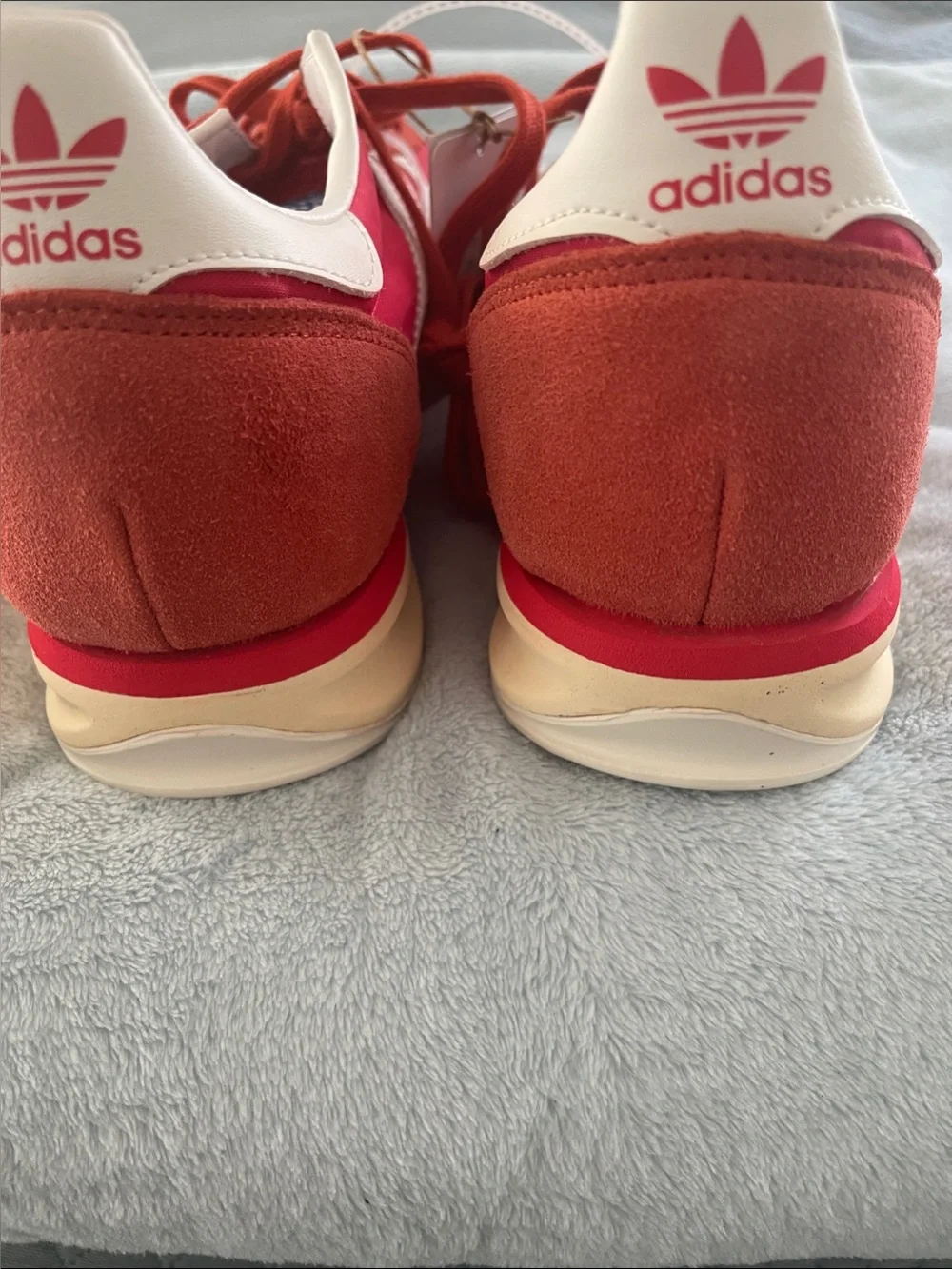 Men’s adidas Samba OG Red and White Retro Sneakers. Size 10 1/2